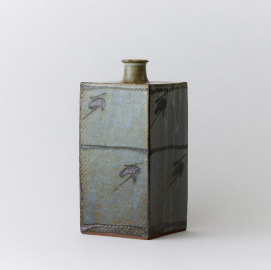 地釉象嵌縄文方壺