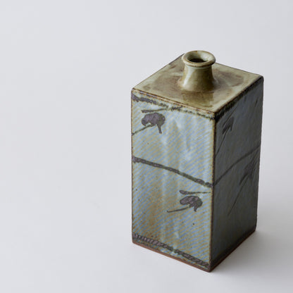 地釉象嵌縄文方壺