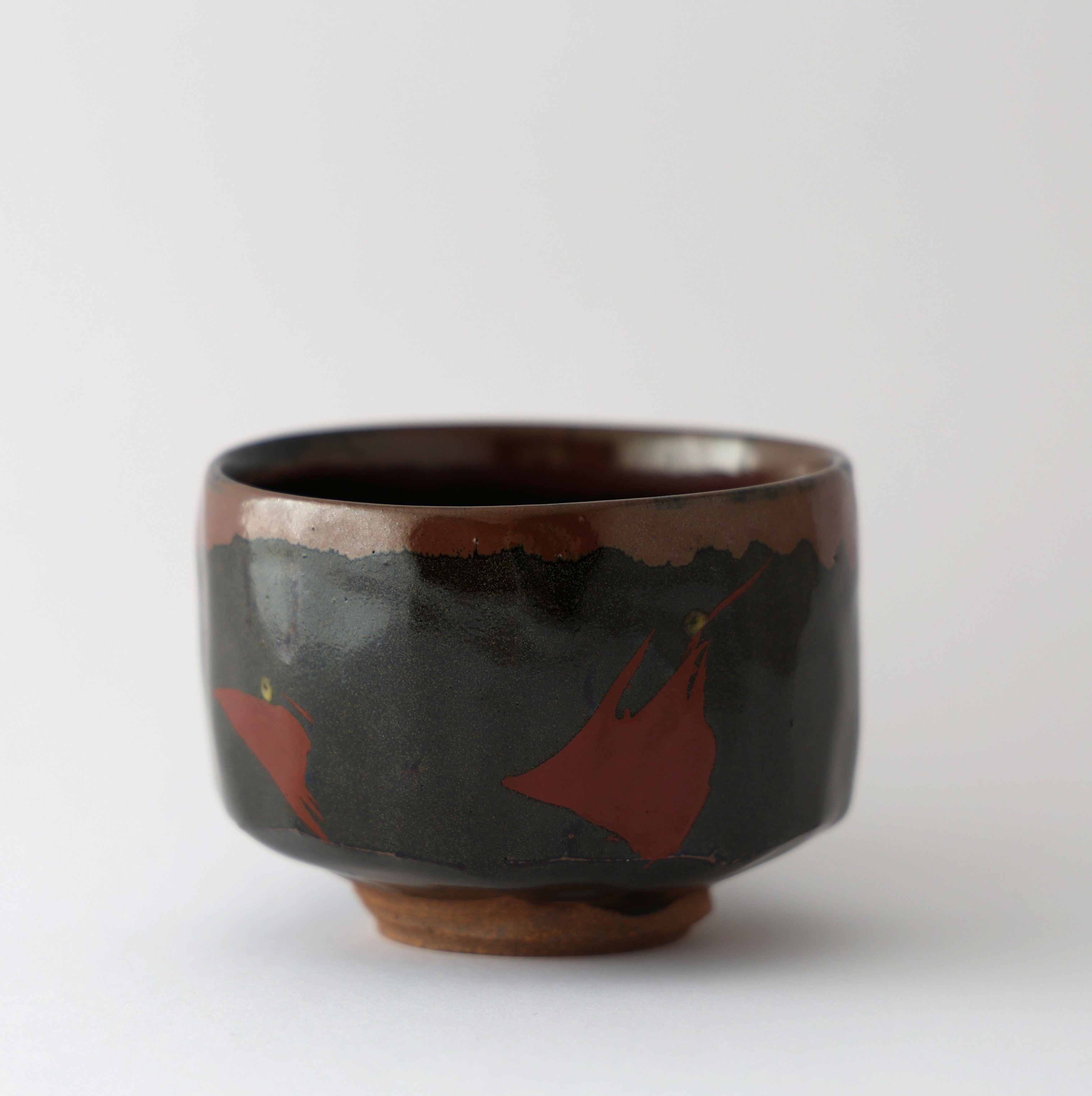黒釉面取赤絵茶碗 – 001JAPAN